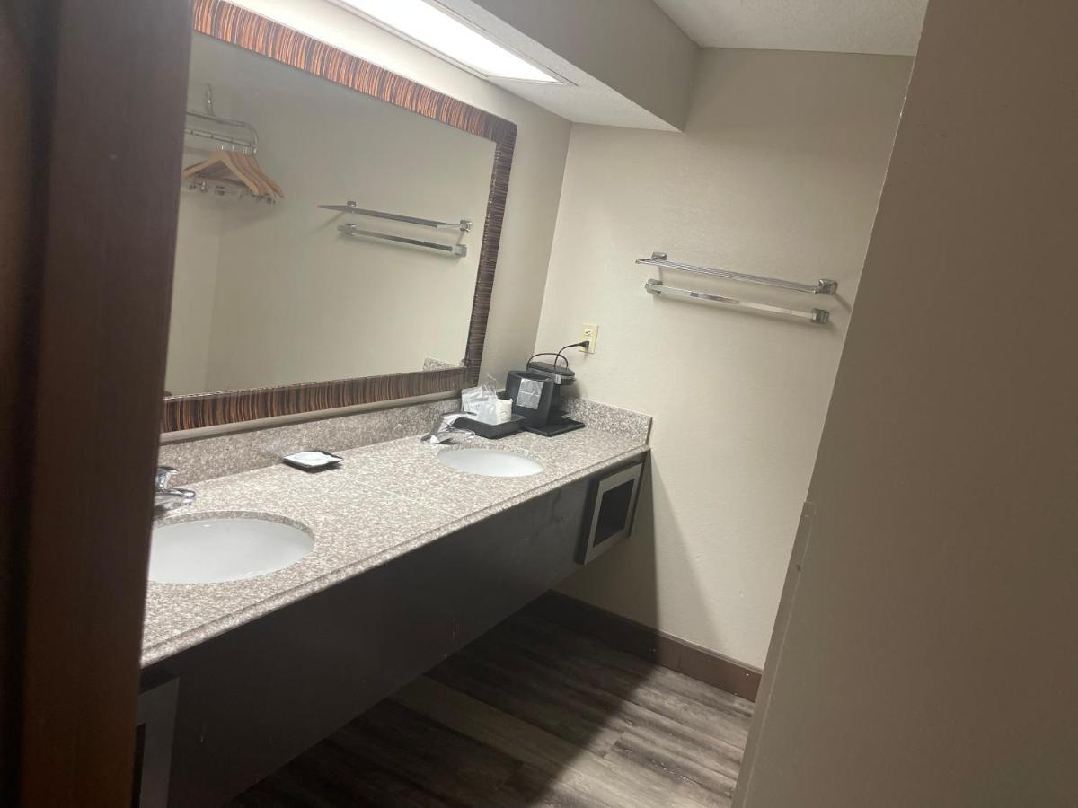 Royal Inn & Suites Mountain Grove Exteriör bild